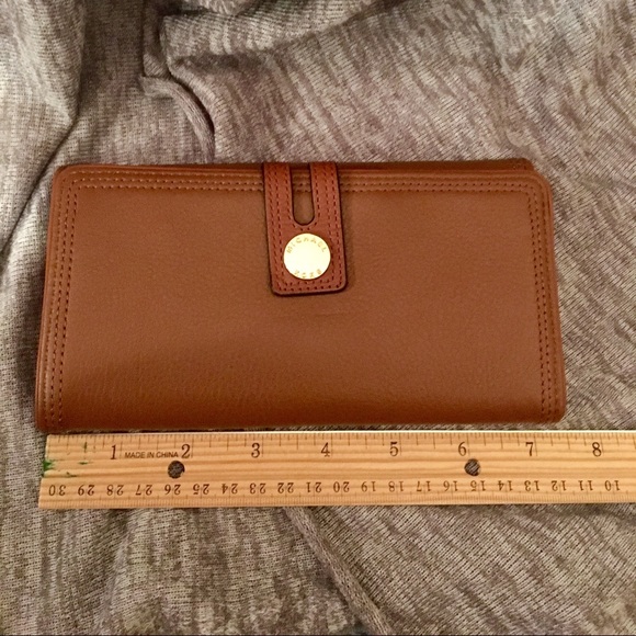 Michael Kors Handbags - NWOT Micheal Kors wallet